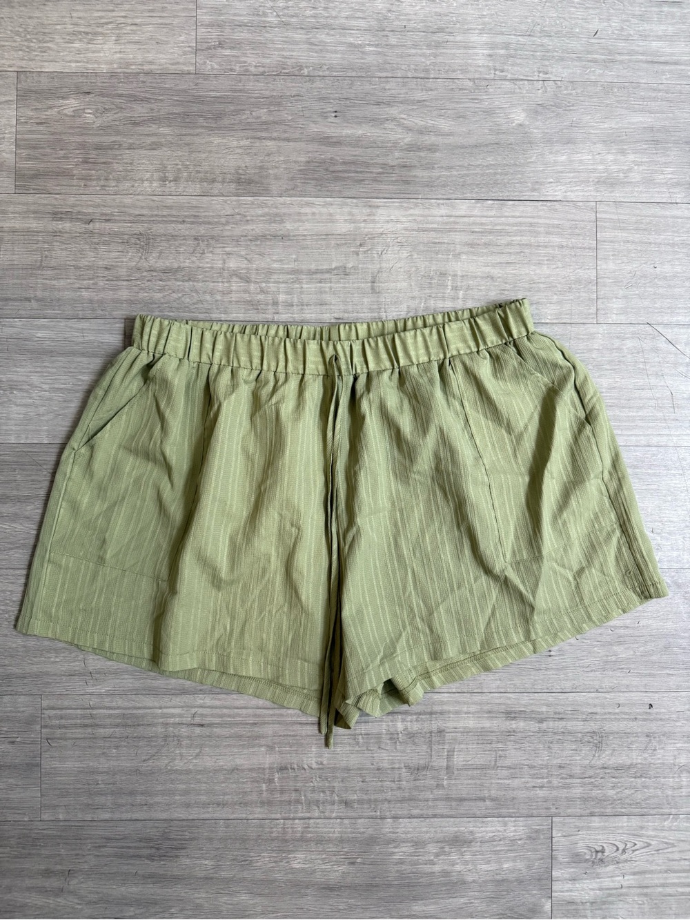 SHEIN Curve Light Green Women's Drawstring Shorts